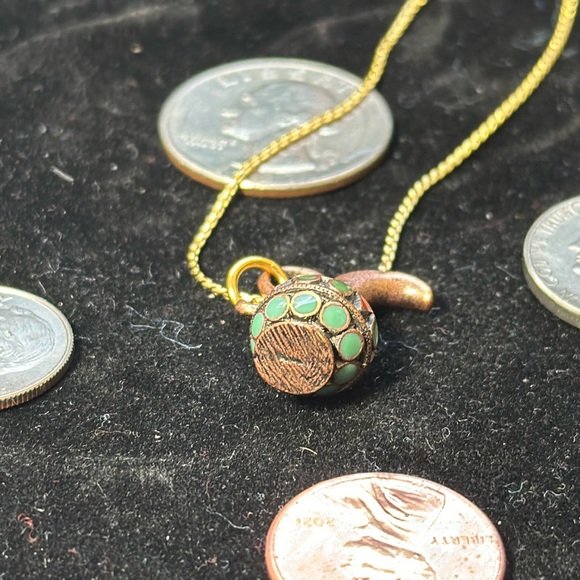 JOAN RIVERS Charm 18” Necklace - Picture 4 of 4